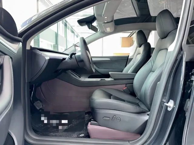 Tesla Model Y — Фото автомобиля 4