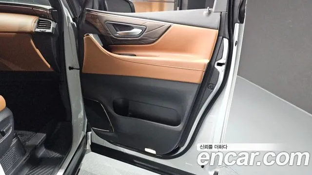 Toyota Alphard Generation 4 — Фото автомобиля 13