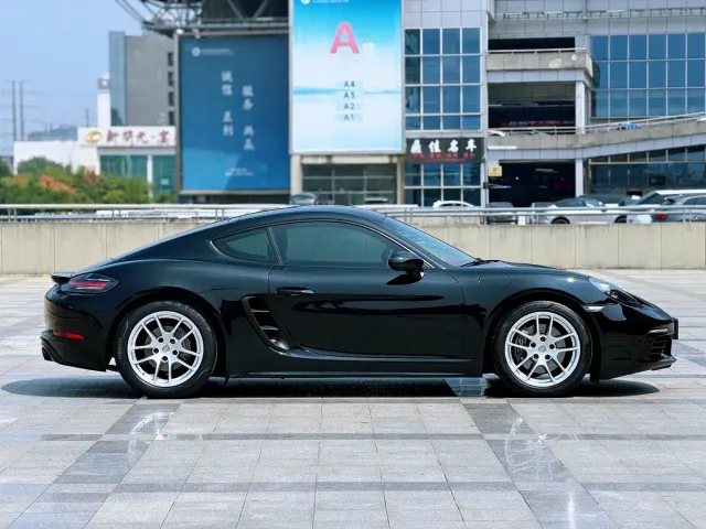 Porsche 718 — Фото автомобиля 14