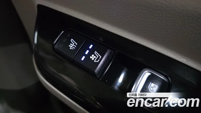 Kia Carnival Generation 4 — Фото автомобиля 24