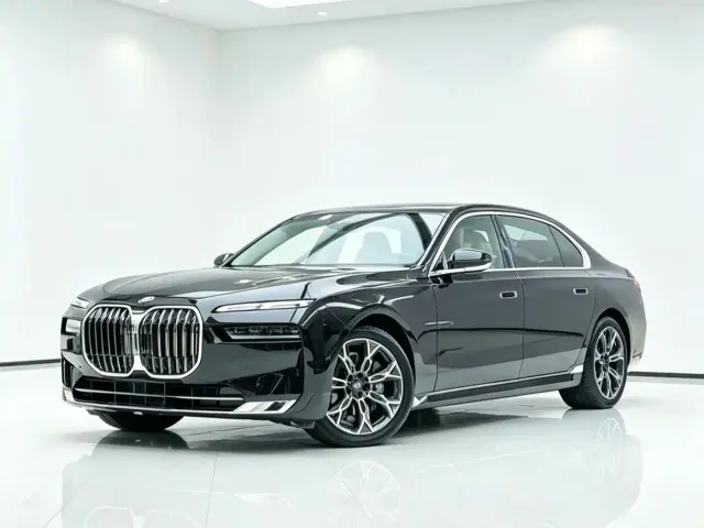 Фотография автомобиля — BMW 7 Series