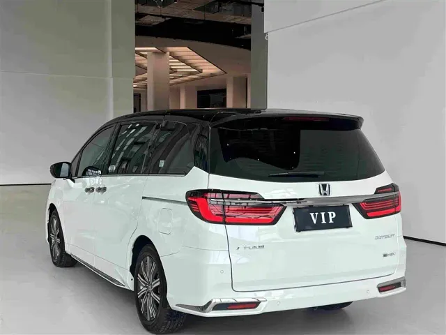 Honda Odyssey — Фото автомобиля 7