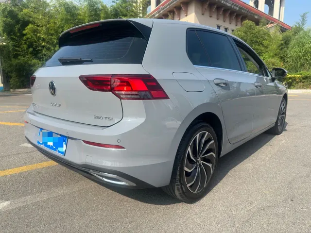 Volkswagen Golf — Фото автомобиля 16