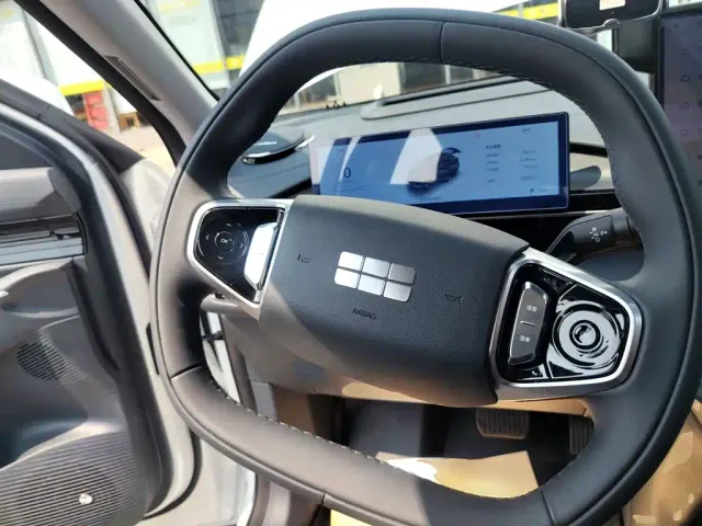Geely Galaxy E5 — Фото автомобиля 10