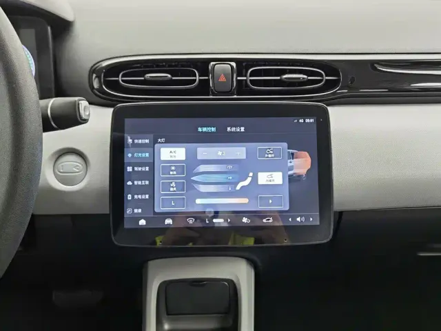 Leapmotor T03 — Фото автомобиля 12