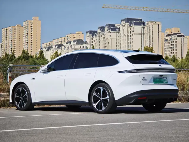 Nio ET5 Touring — Фото автомобиля 9