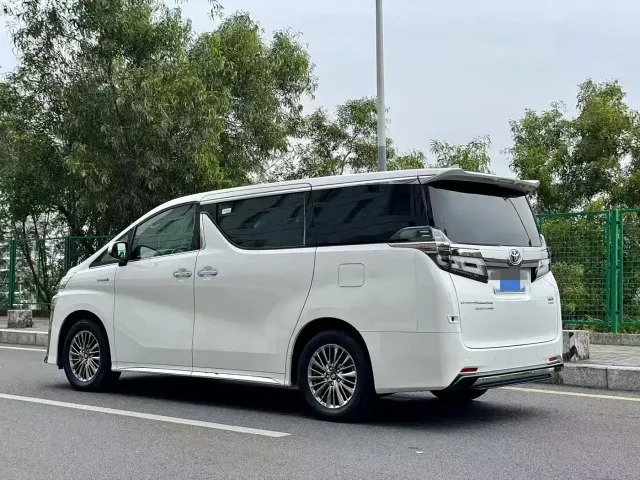 Toyota Vellfire — Фото автомобиля 3