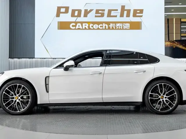 Porsche Panamera — Фото автомобиля 3