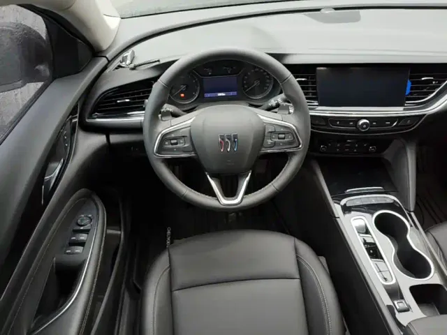 Buick Regal — Фото автомобиля 10