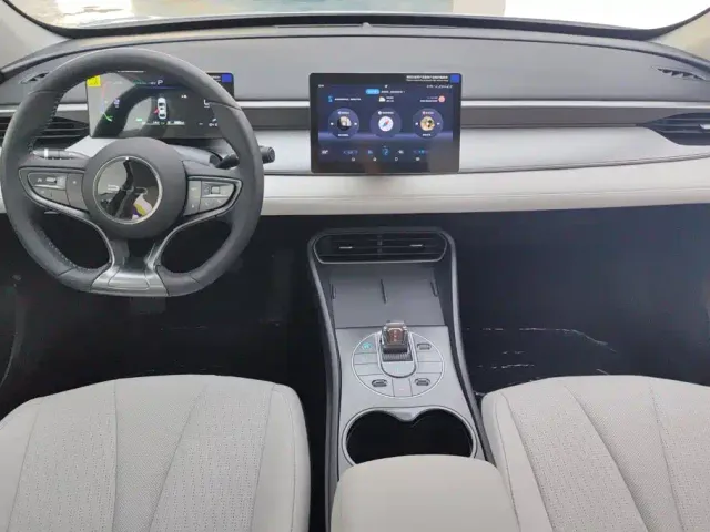 BYD Seal 05 DM-i — Фото автомобиля 12