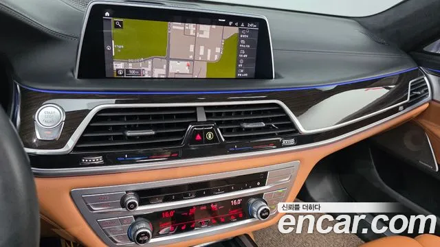 BMW 7 Series — Фото автомобиля 13