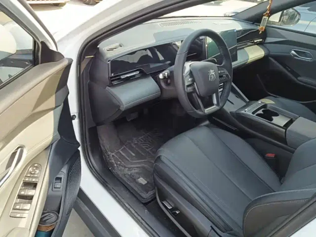 BYD Qin L — Фото автомобиля 15
