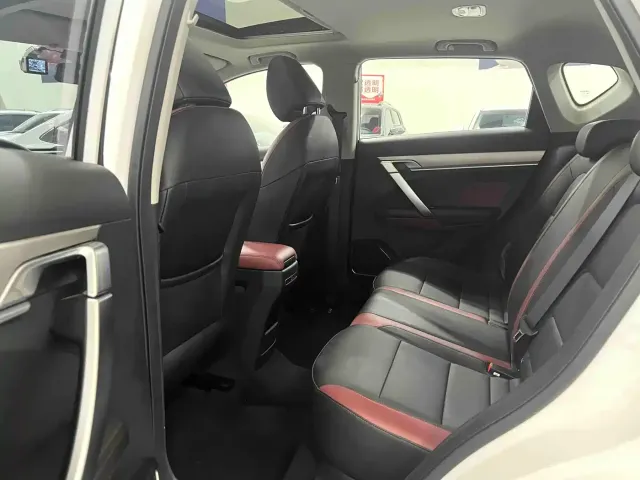 Geely Binyue — Фото автомобиля 10