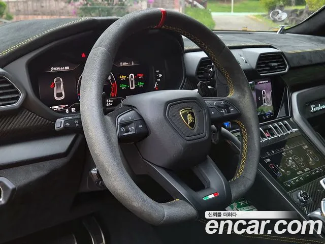 Lamborghini Urus — Фото автомобиля 8