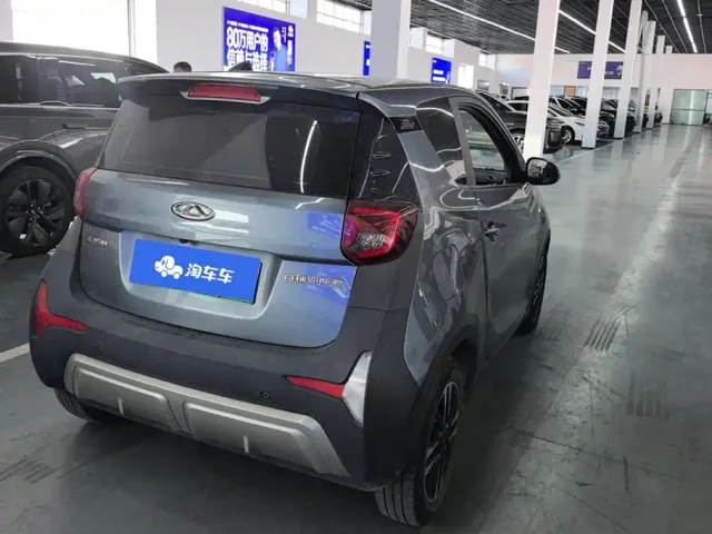 QQ New Energy Little Ant 2022 Facelift Sweet Edition Half Sugar NMC 30.6kWh 30kW 301km — Фото автомобиля 3