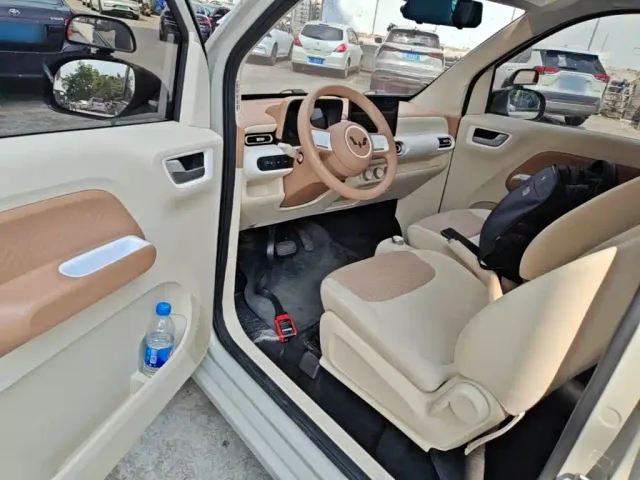 Wuling Hongguang Mini EV — Фото автомобиля 15