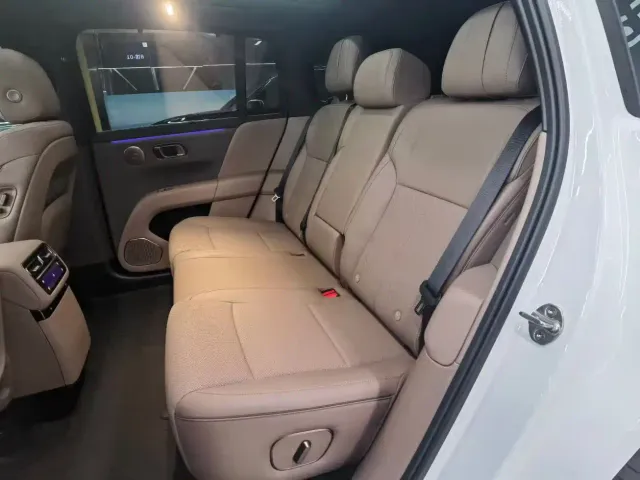 Li Auto i6 — Фото автомобиля 3