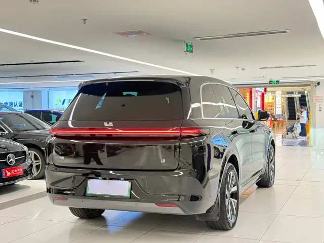 Li Auto L8 — Фото автомобиля 7