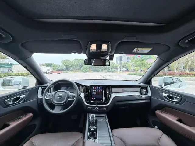 Volvo XC60 — Фото автомобиля 5