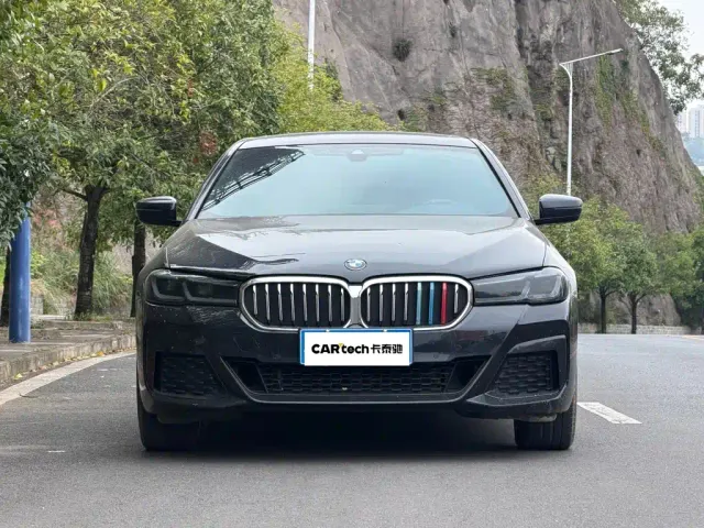 BMW 5 Series — Фото автомобиля 2
