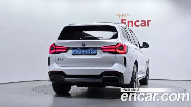 BMW iX3 G08 (2020–2024) — Фото автомобиля 4