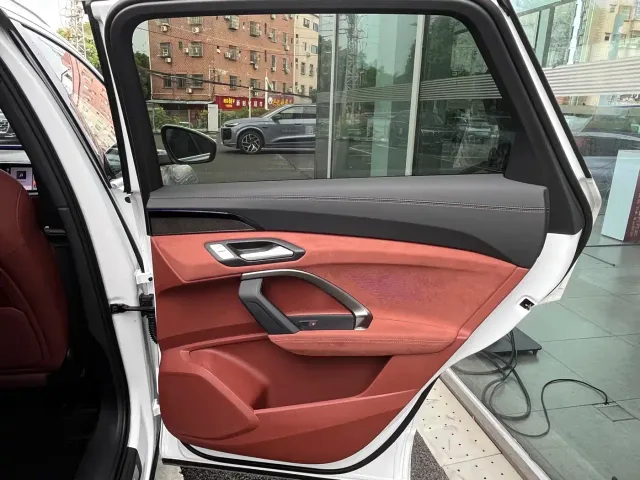 Audi Q5L — Фото автомобиля 17