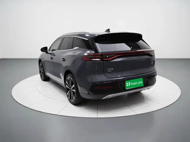 BYD Tang — Фото автомобиля 5
