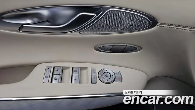 Genesis GV70 — Фото автомобиля 26