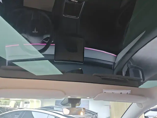 Tesla Model Y — Фото автомобиля 17