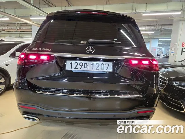 Mercedes-Benz GLS-Class — Фото автомобиля 3