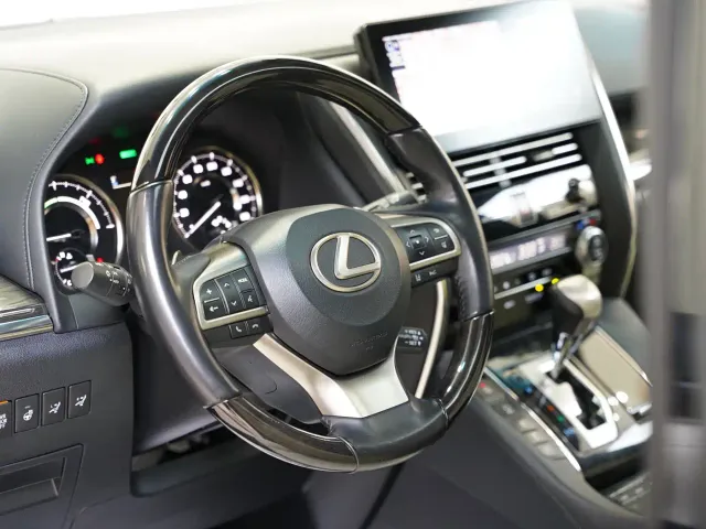 Lexus LM — Фото автомобиля 13