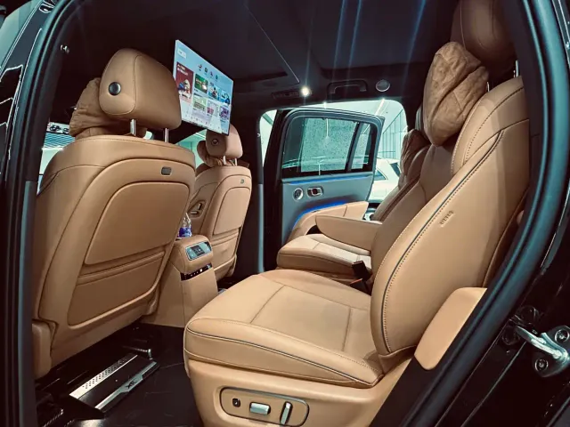 Li Auto i8 — Фото автомобиля 13