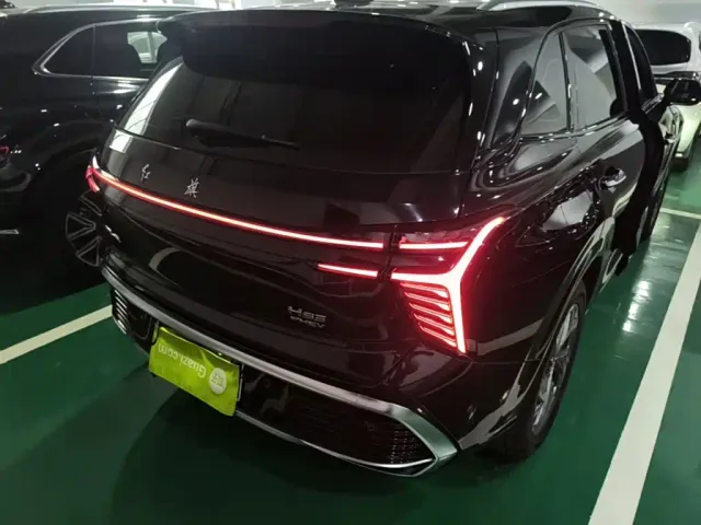 Hongqi HS3 PHEV — Фото автомобиля 7