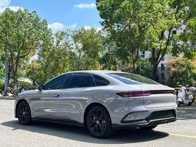 BYD Han — Фото автомобиля 12