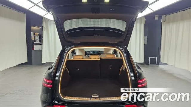Genesis GV70 — Фото автомобиля 24