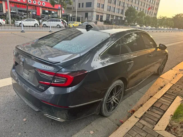 Honda Accord — Фото автомобиля 9