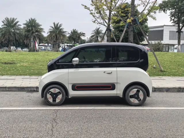 Baojun KiWi EV — Фото автомобиля 3
