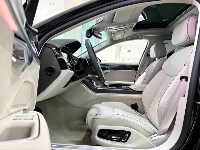 Audi A8 — Фото автомобиля 7