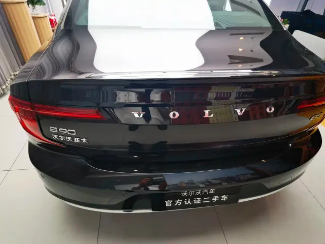 Volvo S90 — Фото автомобиля 5