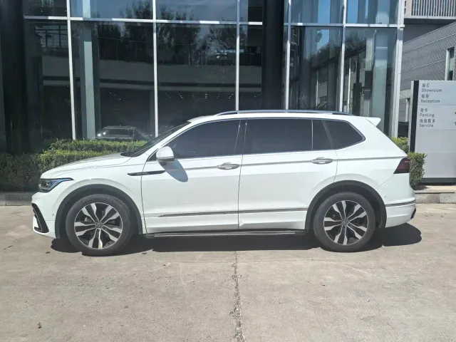 Volkswagen Tiguan L — Фото автомобиля 2