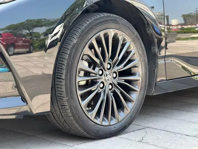 Toyota Avalon — Фото автомобиля 5