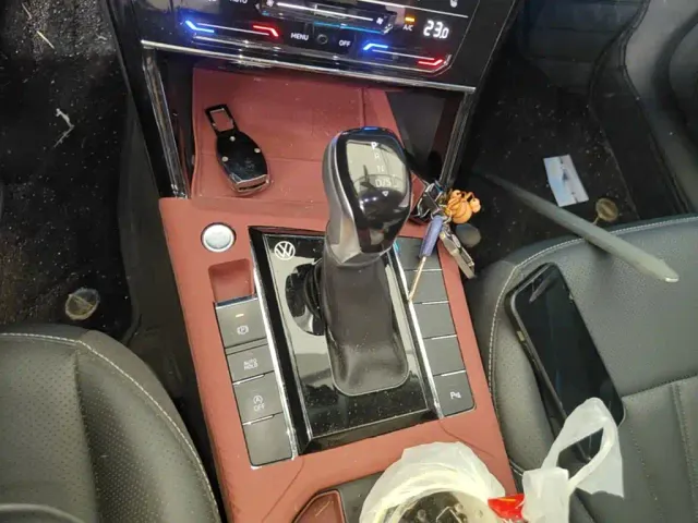 Volkswagen Passat 2025 Outstanding 380TSI Starlight Dragon Soaring Edition — Фото автомобиля 13