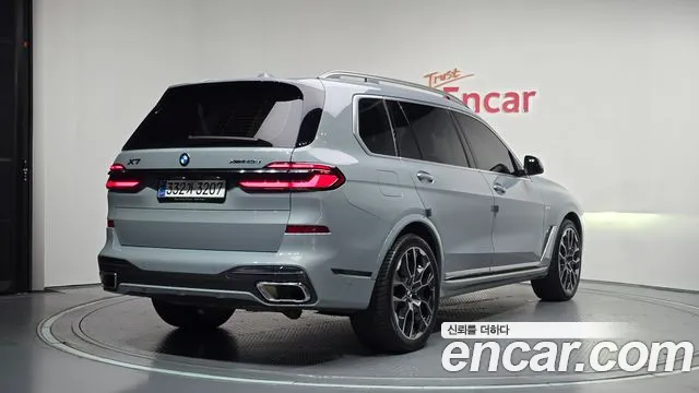 BMW X7 xDrive 40d M Sport 7 мест — Фото автомобиля 2