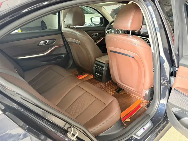 BMW 3 Series — Фото автомобиля 10