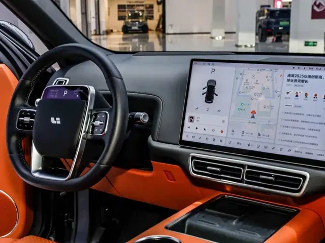 Li Auto L8 — Фото автомобиля 23