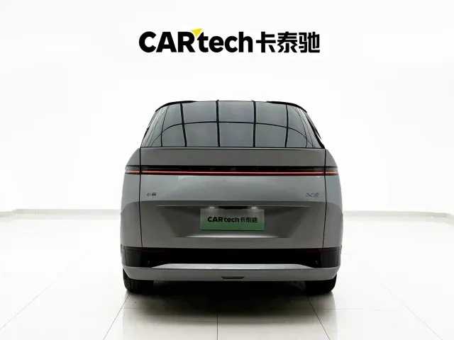 Xpeng X9 — Фото автомобиля 25
