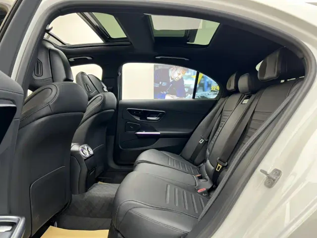 Mercedes-Benz C-Class — Фото автомобиля 19