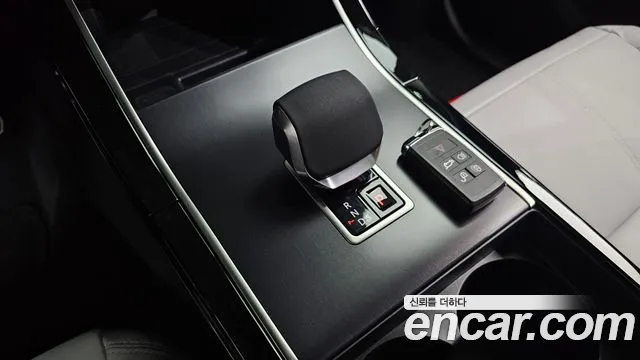 Land Rover Range Rover Velar — Фото автомобиля 13
