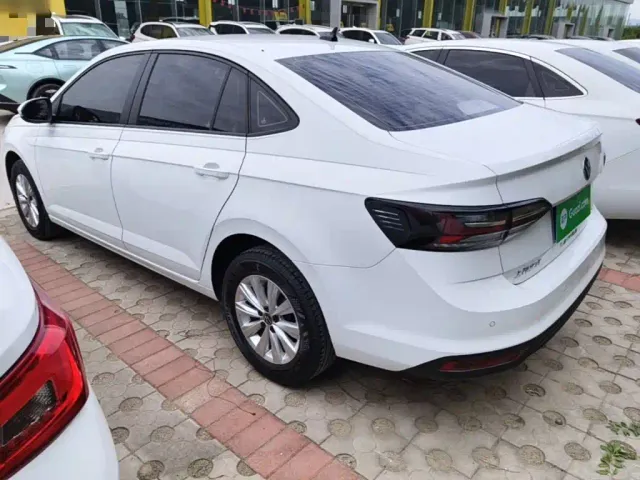 Volkswagen Lavida — Фото автомобиля 4