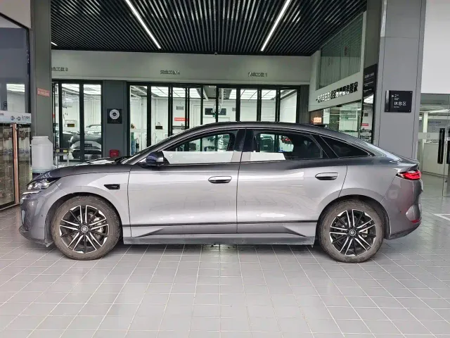BYD Qin L — Фото автомобиля 6